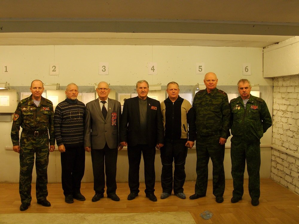Ветераны-участники соревнования по пулевой стрельбе, посвященного Дню защитника Отечества