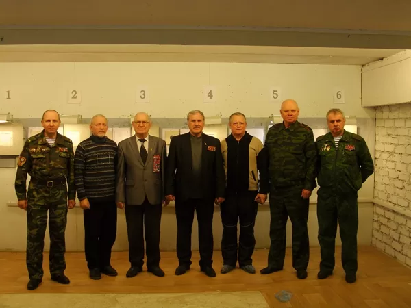 Ветераны-участники соревнования по пулевой стрельбе, посвященного Дню защитника Отечества